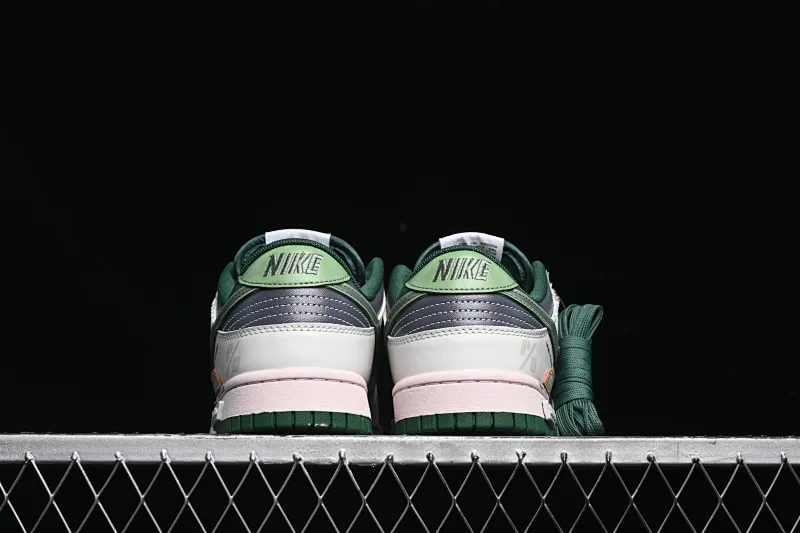 All Categories Nk SB Dunk Series Nk SB Dunk Low Low-top sneakers Nk Dunk Low Retro "Varsity Green" Panda Prank Skyline Speed ​​Chase Low-top casual sneakers DD1391-101
